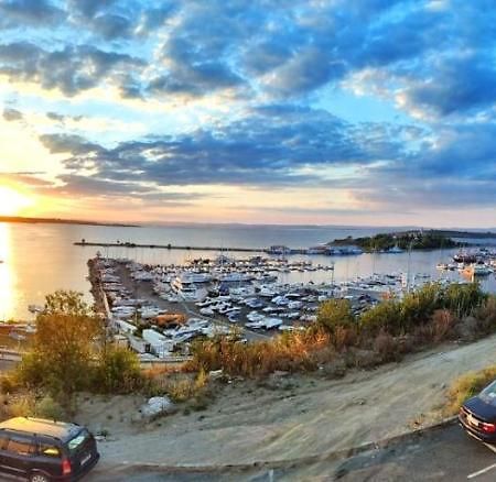 Villa Victoria - A Luxury Appartment With Icredible Seaview Созопол Екстериор снимка